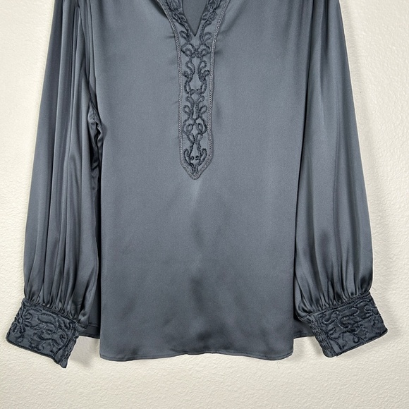 Chicos size 4 20/22 satin long sleeve blouse top burnout velvet trim gray - Picture 3 of 12